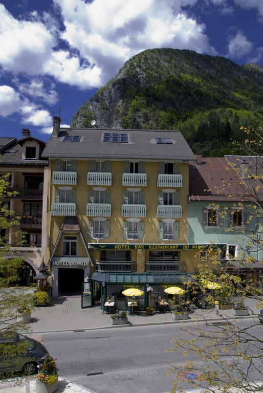 Hotel Du Midi Thones Exterior photo