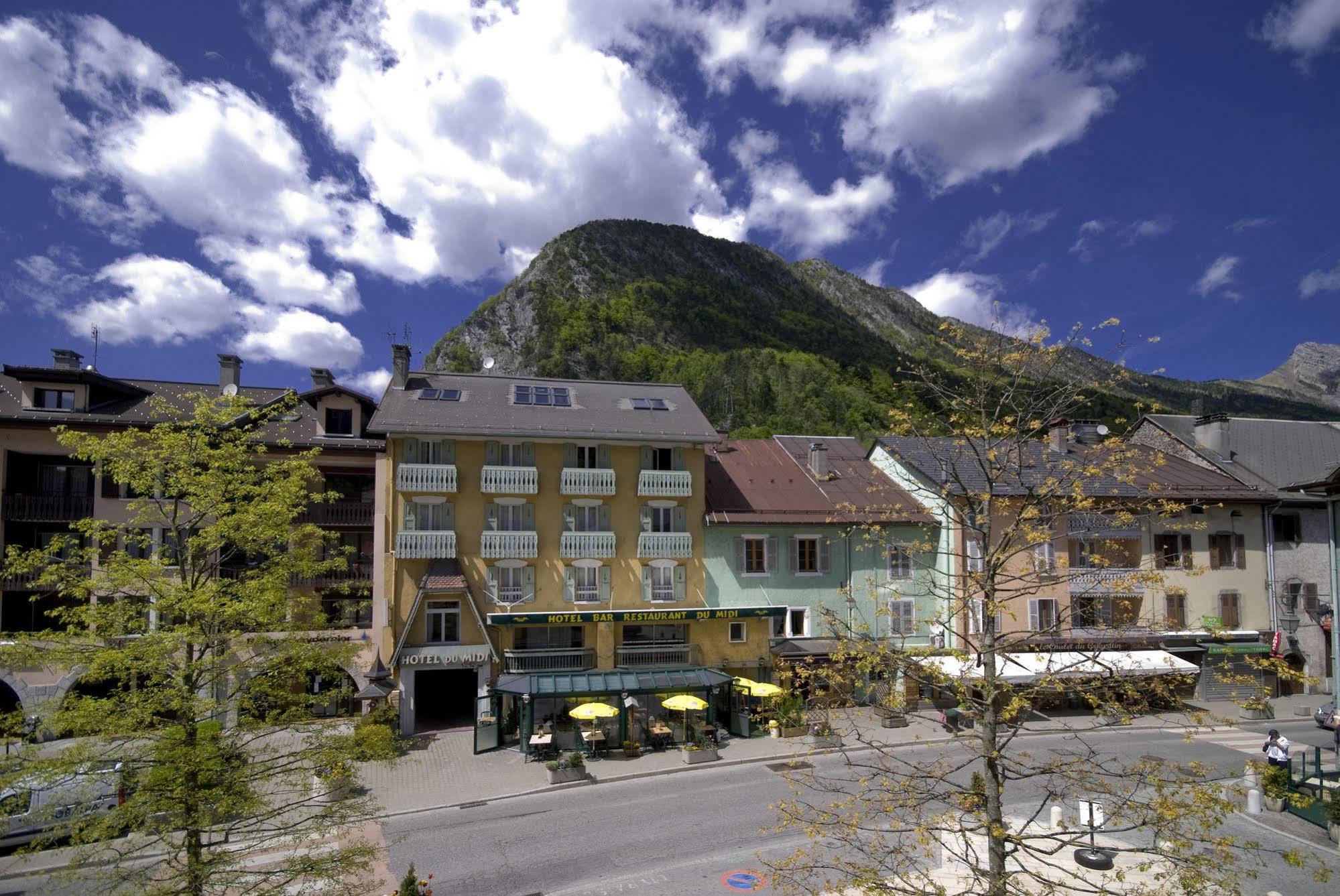 Hotel Du Midi Thones Exterior photo